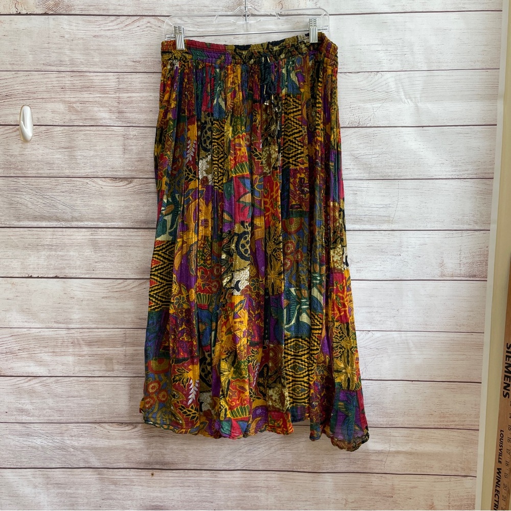 VINTAGE JUST CLASS‎ SOFT AND FLOWY MIDI SKIRT